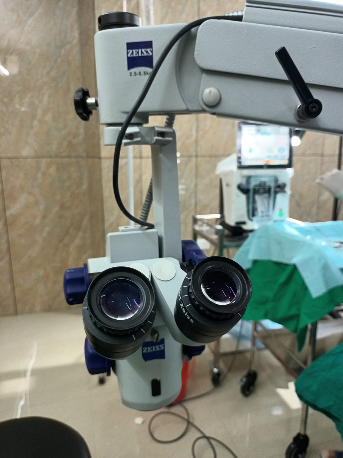 Keeler KSL-Z5-D Digital Slit Lamp